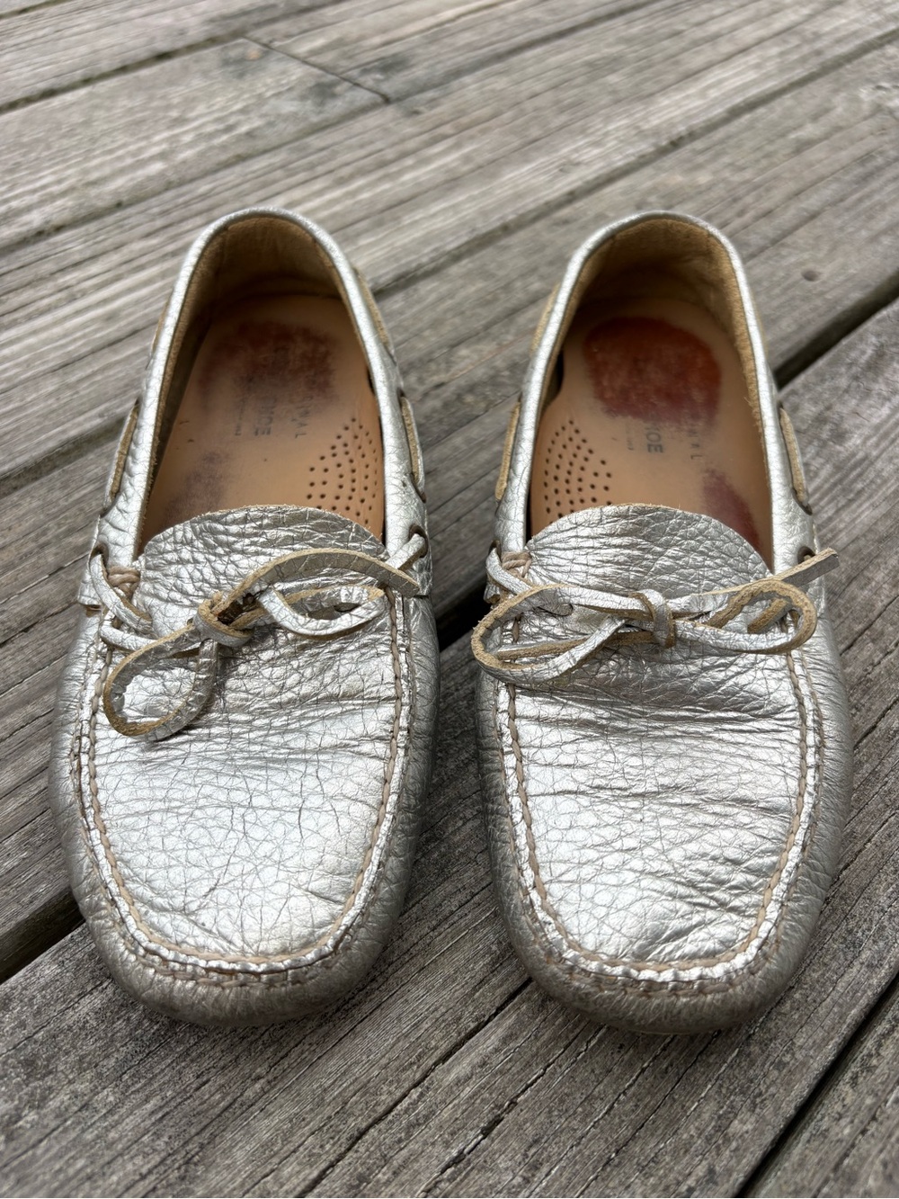 Vintage 2006/2007 The Original Car Shoe Metallic Silver Leather Driving Loafers